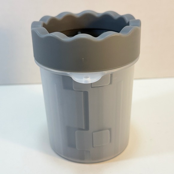 PawCleaner Portable Dog Paw Washer Silicone Bristle Muddy Foot Cleaner Grey - Picture 2 of 7